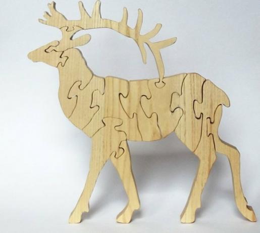 Puzzle "Deer", tillverkade av 16 mm planka aska.