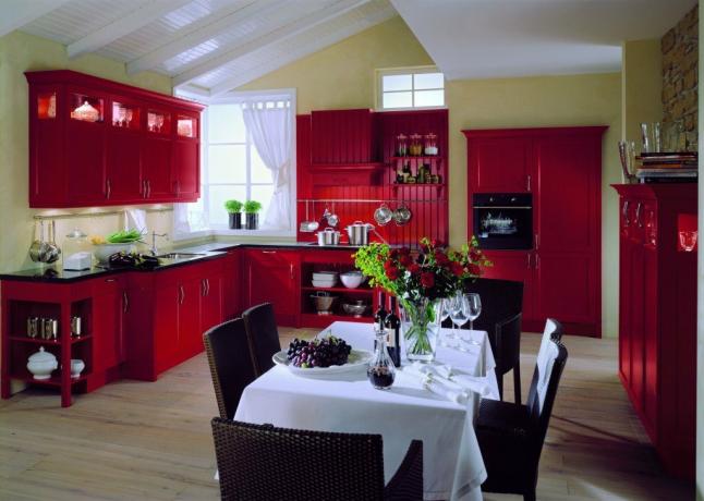 Kök i röda färger. Fotokälla: 4studios.ru