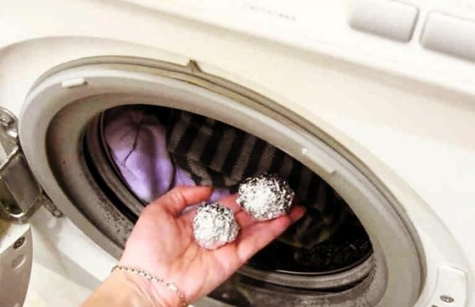 Vad finns i tvättmaskinen sätta bollarna i folie? | ZikZak