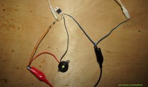 Hur man gör ett enkelt säkerhetssystem på en enda transistor