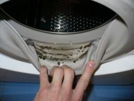 Hur tar man bort smaklös lukten från tvättmaskinen