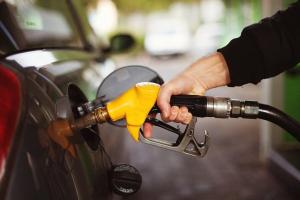 Vad är kostnaden för bensin utan skatter?