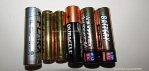 Varför kan inte kasta förbrukade batterier i soporna