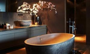 6 designbeslut som kan förvandla ditt badrum i en snygg, elegant och oförglömlig plats