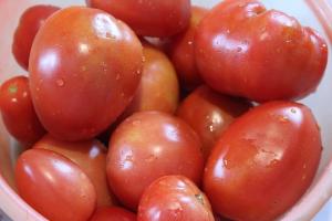 5 Översikt över sorter av stora och köttiga tomater. De bästa betygen