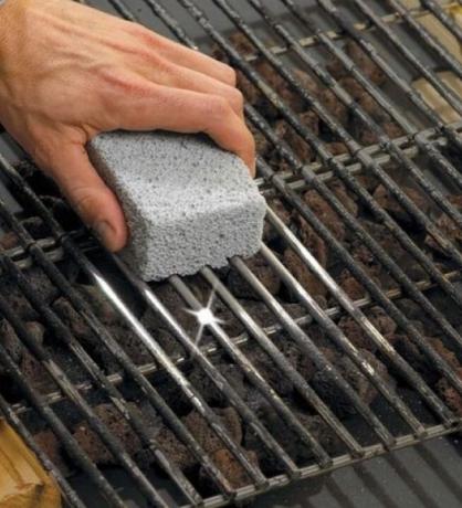 De säkraste och mest effektiva sätten att rengöra din grill.